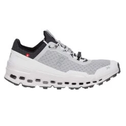 On CLOUDULTRA Damen - Trailrunningschuhe